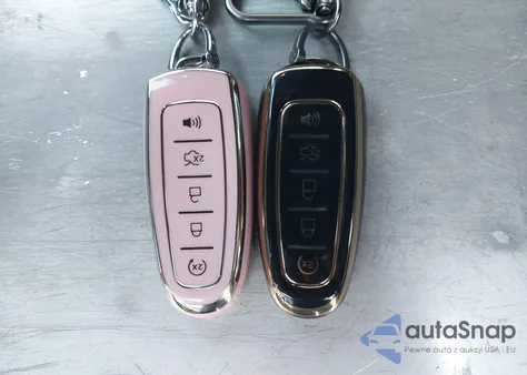 2013 Ford Taurus Limited z USA, uszkodzony, nr VIN 1FAHP2F88DG105542